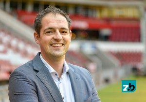 Nick de Graaf (34) is getrouwd met Marjolein en heeft twee kinderen: Loïs en Dean. Het gezin is woonachtig in Weert. Hij begon zes jaar geleden als accountmanager bij PSV en is momenteel sales manager. In zijn vrije tijd speelt hij graag basketbal en traint hij een jeugdteam bij BSW in Weert. Verder houdt hij van skiën. Ook is hij lid van de Ronde Tafel 146.