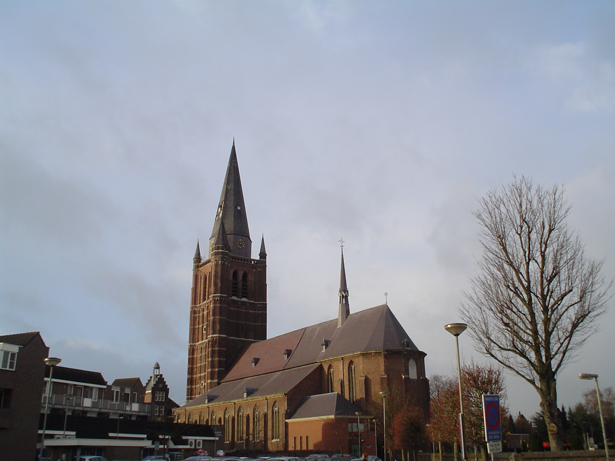 De Sint-Lambertuskerk in Nederweert op een archieffoto uit 2008.
