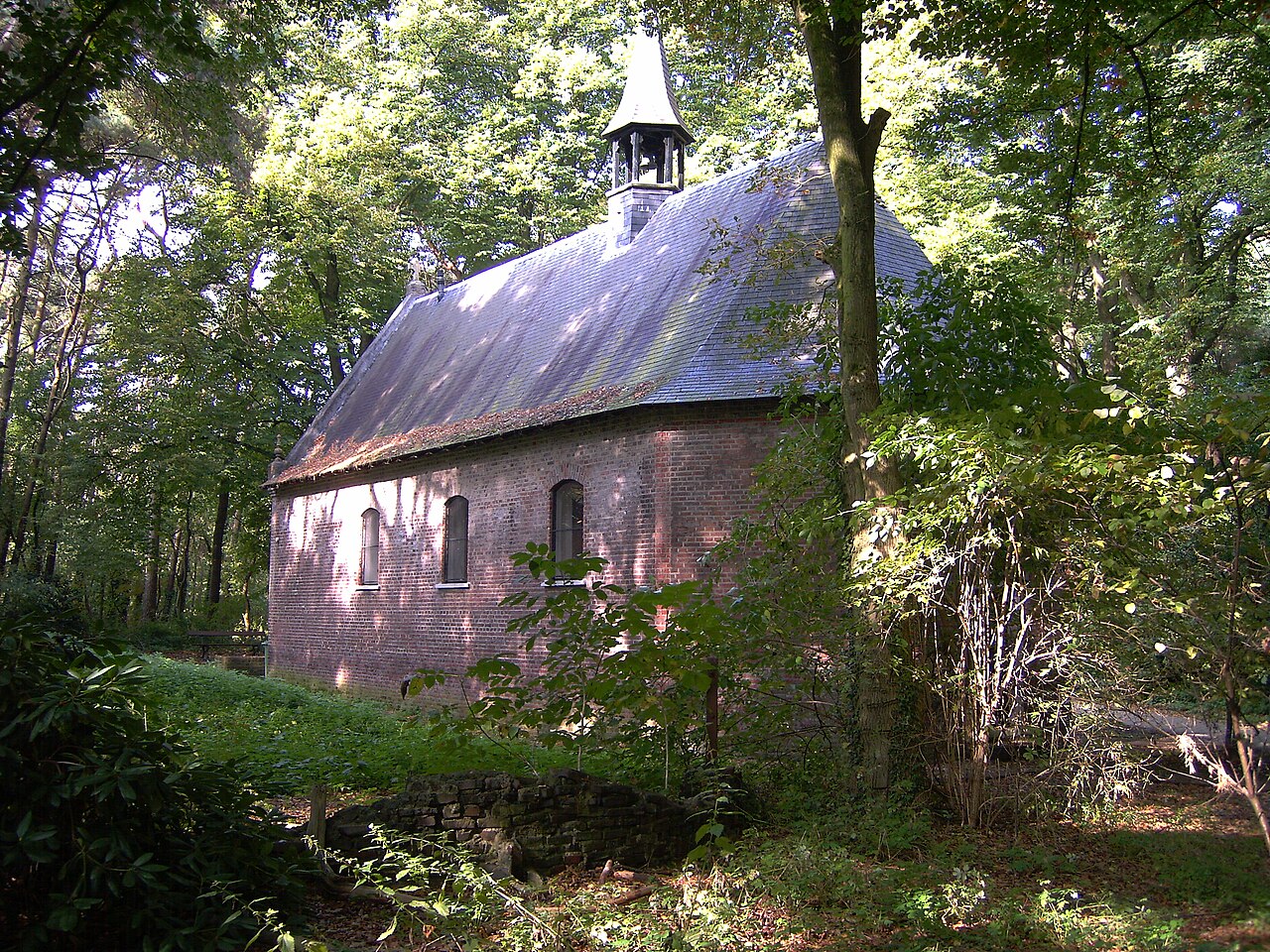 De St. Theuniskapel in Weert, gefotografeerd door Theodenhugt op 11 oktober 2008.